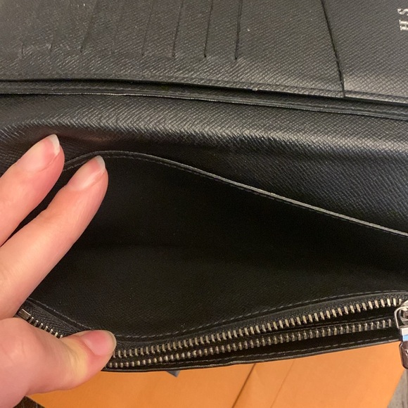 LV billfold - Picture 6 of 17